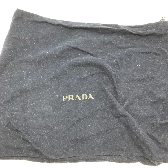 💯 Guaranteed Authentic Prada Black Lambskin Bag - Picture 7 of 8